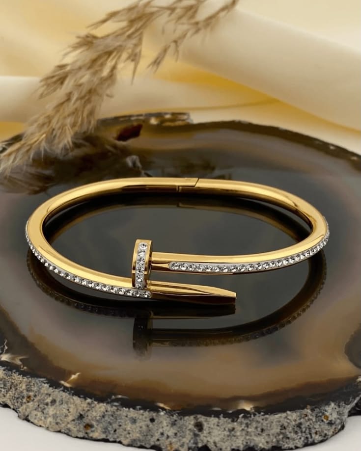 Stainless Steel Nail hand Cuff