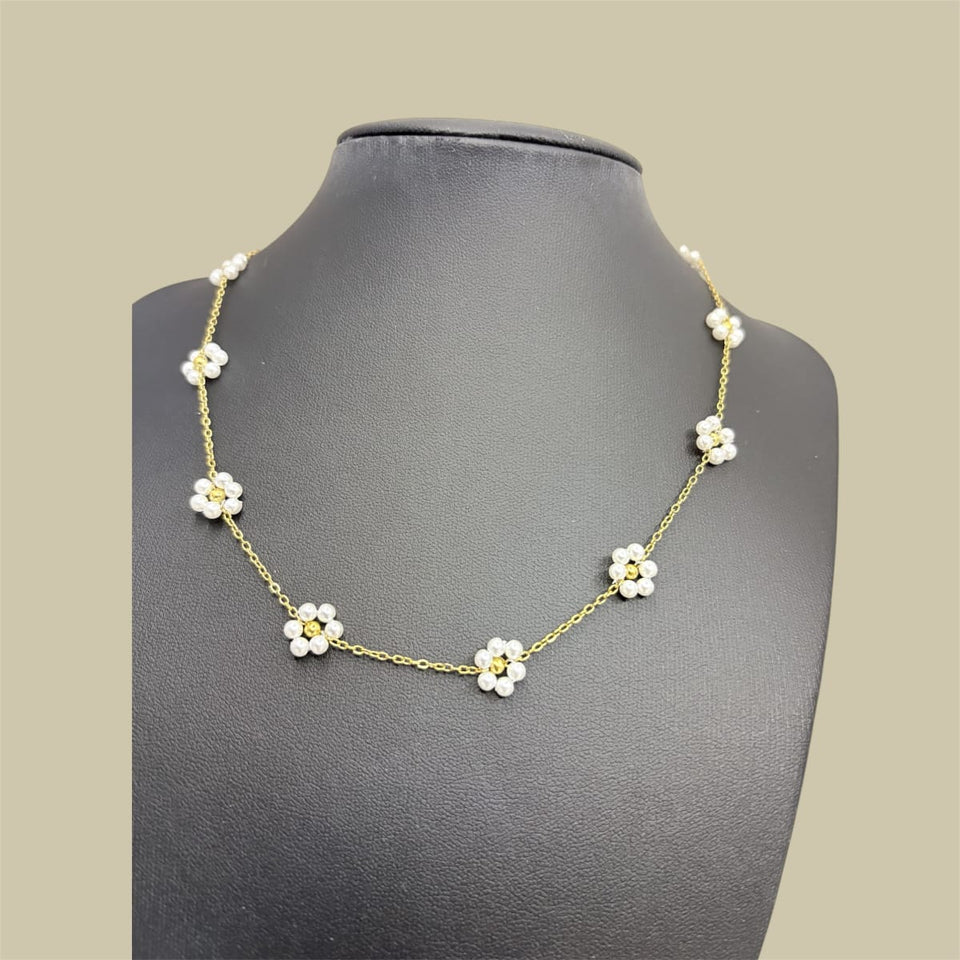 Daizy flower necklace