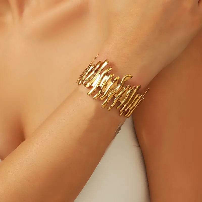 Elegant Armcuff